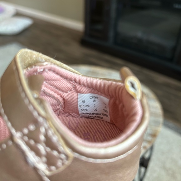 Stride Rite Baby Girl Rose Gold and Pink Heart Shoes, 12-18 months - Picture 7 of 8
